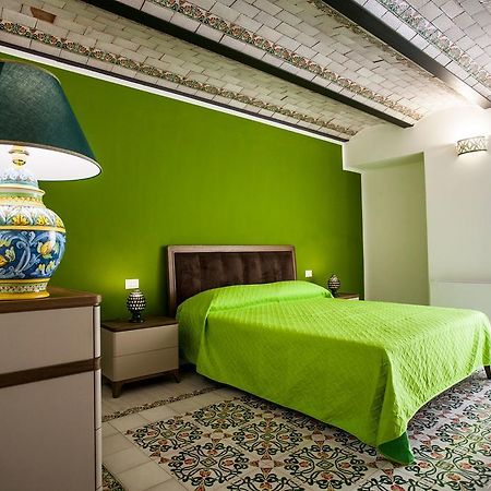 Palazzo Pagliaro Hotell Santo Stefano di Camastra Exteriör bild