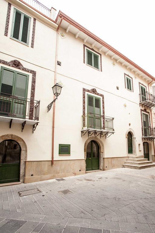 Palazzo Pagliaro Hotell Santo Stefano di Camastra Exteriör bild